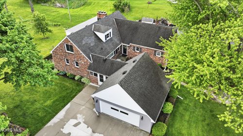428 Pine St, Pemberville, OH, 43450-7074 | Card Image