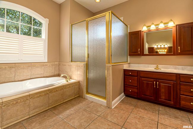 1511 Chart Hills Dr, House other with 4 bedrooms, 4 bathrooms and null parking in Marion IL | Image 24