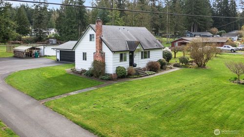 21015 Frank Waters Rd, Stanwood, WA, 98292-7860 | Card Image