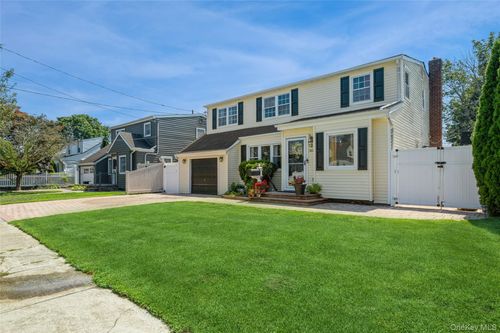 3680 Stokes Ave, Bethpage, NY, 11714-4132 | Card Image