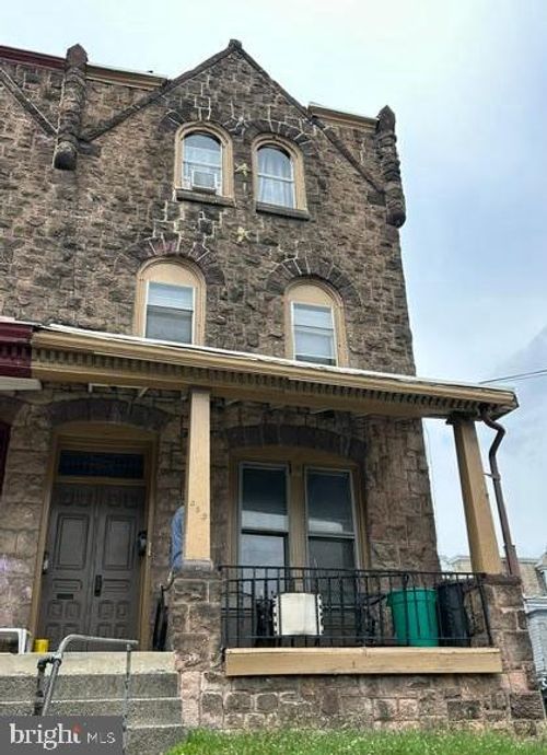 423 Spring St, Reading, PA, 19601-2117 | Card Image
