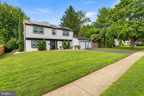 42 Temple Ln, Willingboro, NJ, 08046-3706 | Card Image