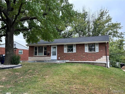 9883 Ione Ln, Saint Louis, MO, 63123-6448 | Card Image