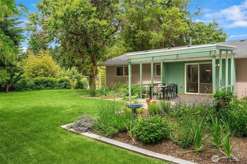 18304 Mclean Rd Sw, Vashon, WA, 98070-5426 | Card Image