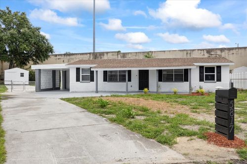 5817 E 30th Ave, Tampa, FL, 33619-1522 | Card Image