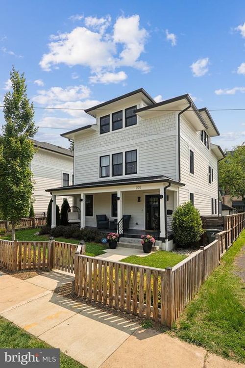 705 N Barton St, ARLINGTON, VA, 22201-1905 | Card Image