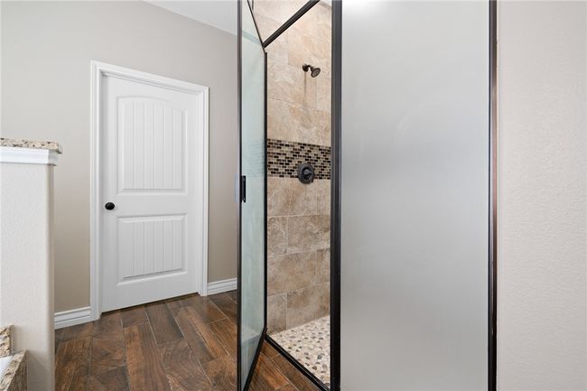 Primary Shower | Image 27