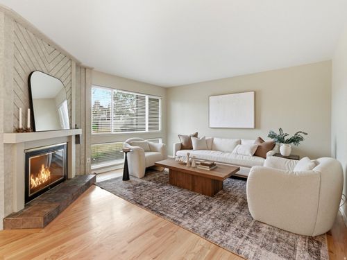 1592 E Park Pl N, Holladay, UT, 84121-1240 | Card Image