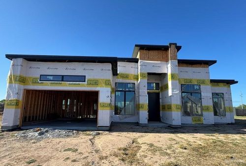 2106 E Clearwater St, Edinburg, TX, 78542-6153 | Card Image