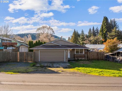 955 Se Hogan Rd, Gresham, OR, 97080 | Card Image