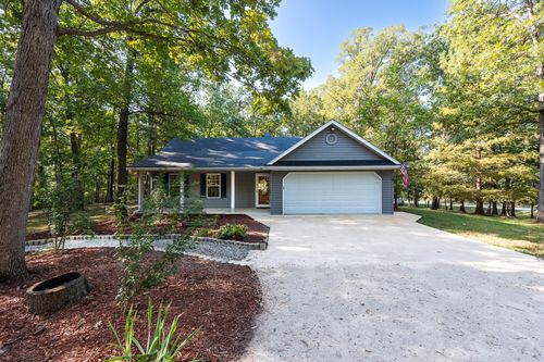 17180 N Crownview Dr, Centralia, MO, 65240 | Card Image