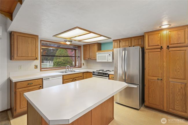 141 E Deer Creek Rd, House other with 3 bedrooms, 4 bathrooms and 12 parking in Shelton WA | Image 9