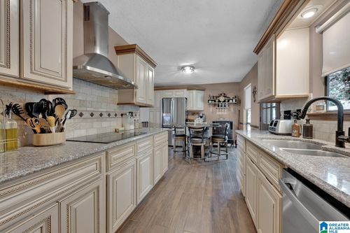 1025 Old Section Rd, Hoover, AL, 35244-3525 | Card Image