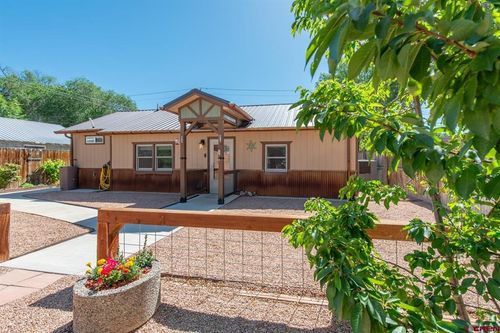 938 Meeker St, Delta, CO, 81416-1929 | Card Image