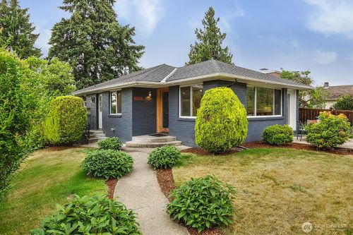 2302 S Spokane St, Seattle, WA, 98144-6738 | Card Image