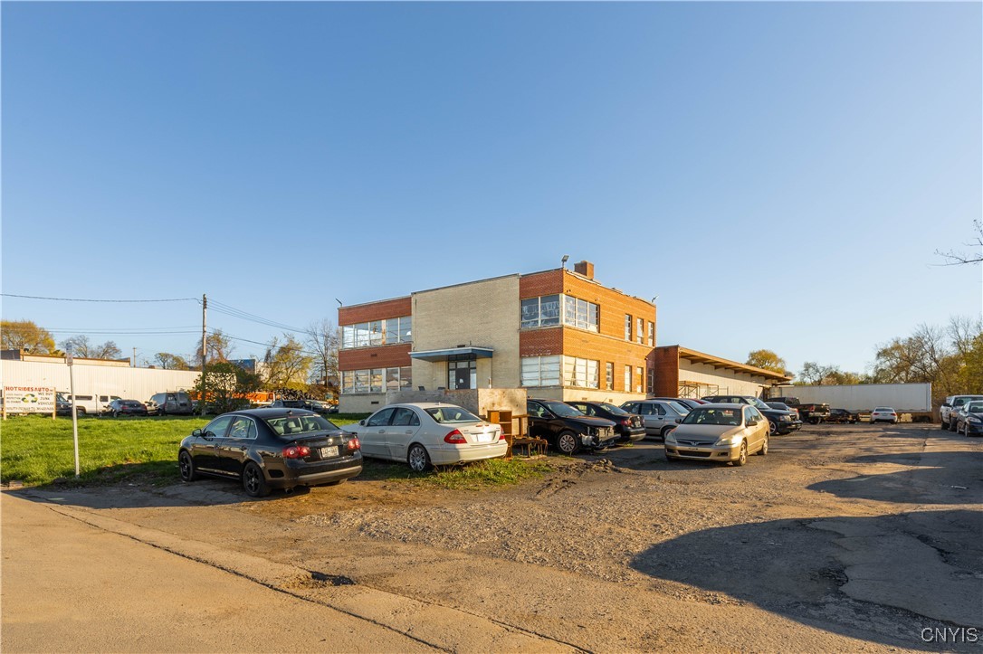 Commercial Lease in Salina 4