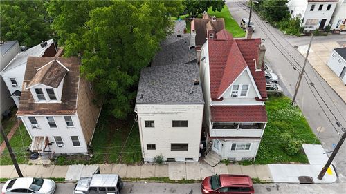 2925 Shadeland Ave, Pittsburgh, PA, 15212-2556 | Card Image
