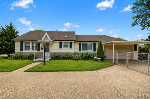 207 Marilyn Estates Dr, Affton, MO, 63123-7640 | Card Image