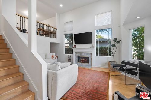 4371 Troost Ave, Studio City, CA, 91604-3027 | Card Image