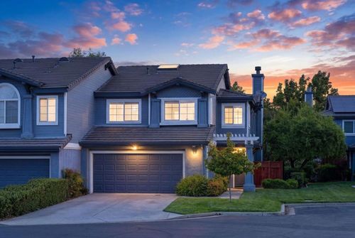 1528 Corte Reina Cmn, Livermore, CA, 94551-7432 | Card Image