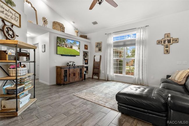 5317 W Tortuga Loop, House other with 3 bedrooms, 2 bathrooms and 2 parking in Lecanto FL | Image 7