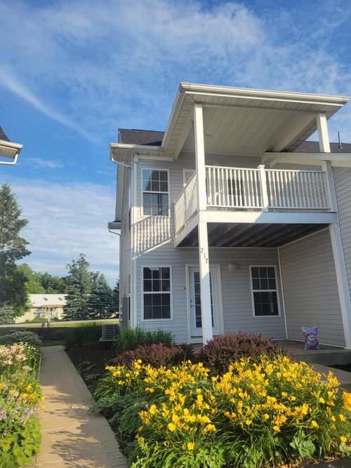 b-217 Prestwick Dr, Valparaiso, IN, 46385-7600 | Card Image