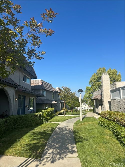 25260 Avenida Dorena, Newhall, CA, 91321-2301 | Card Image