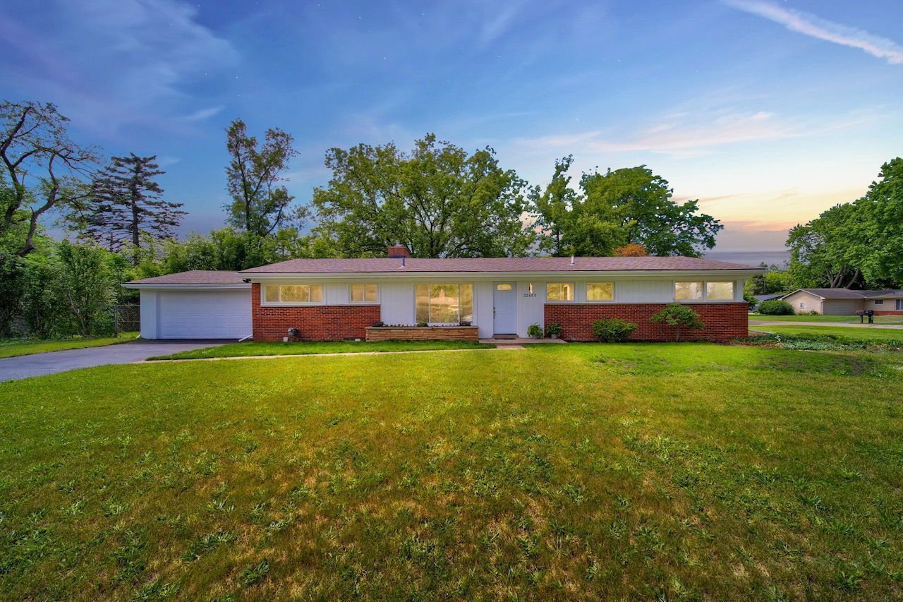 Queensboro St, Farmington Hills, MI 48334