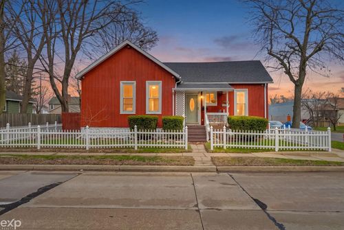 903 Oak St, Port Huron, MI, 48060-5856 | Card Image