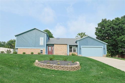695 Tealwood Dr, Beavercreek, OH, 45430-1622 | Card Image