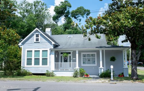 421 N Haugh Ave, Picayune, MS, 39466-4065 | Card Image