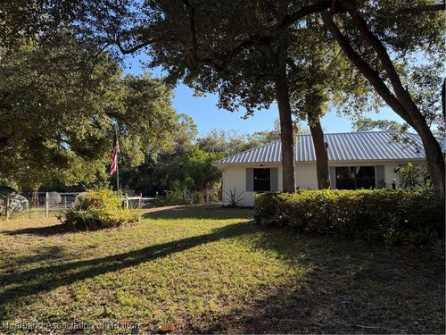 905 Larkspur St, Lake Placid, FL, 33852-8227 | Card Image