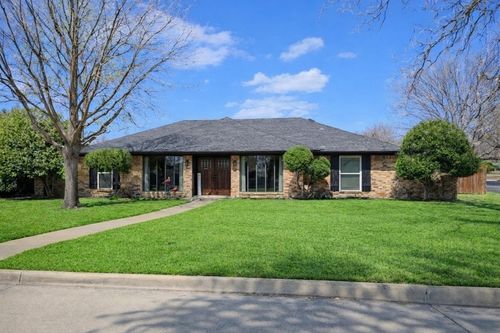 611 Thoreau Ln, Allen, TX, 75002-2107 | Card Image