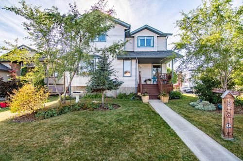 {{alt}} | Card Image