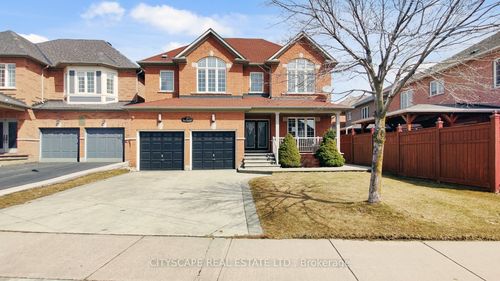 7 Yellow Avens Blvd, Brampton, ON, L6R0K5 | Card Image