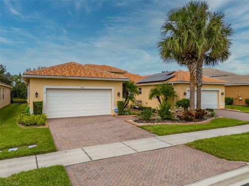 15717 Aurora Lake Cir, WIMAUMA, FL, 33598-4033 | Card Image