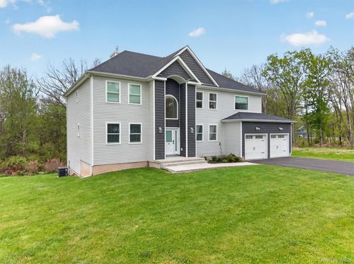 66 Pin Oak Dr, New Windsor, NY, 12553-3902 | Card Image
