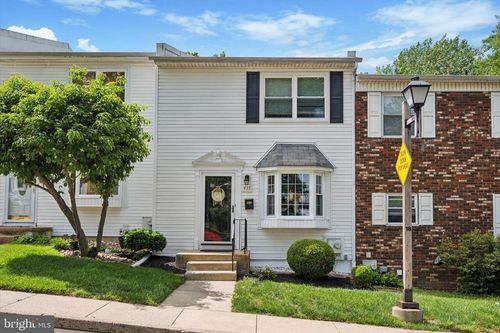 435 N Mount Vernon Cir, BENSALEM, PA, 19020-8207 | Card Image