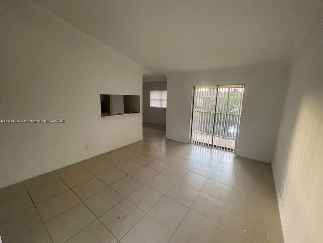 4011 - 4011 Nw 87 Th Ave, Condo with 1 bedrooms, 1 bathrooms and null parking in Sunrise FL | Image 4
