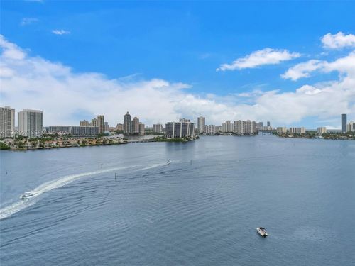 1818-301 174th St, Sunny Isles Beach, FL, 33160-3237 | Card Image
