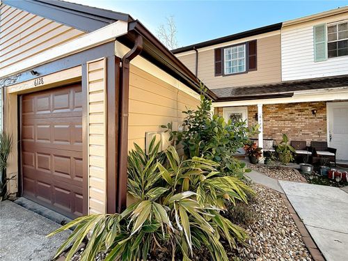 6128 Oak Cluster Cir, TAMPA, FL, 33634-2343 | Card Image