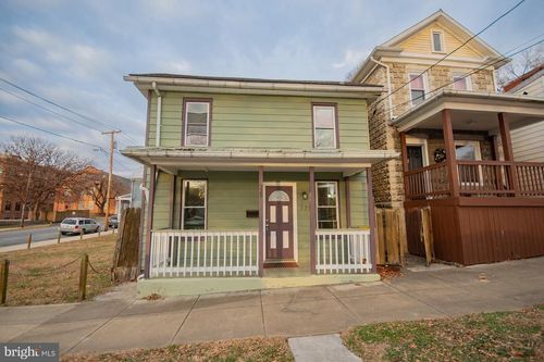 329 S Maple Ave, MARTINSBURG, WV, 25401-3229 | Card Image