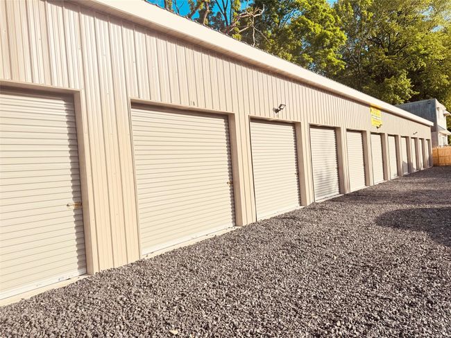 View of garage | Image 5