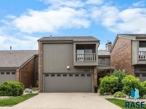 2802 S Ridgeview Way, Sioux Falls, SD, 57105-4244 | Card Image