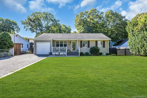 49 Muriel Place, Islip, NY, 11796 | Card Image