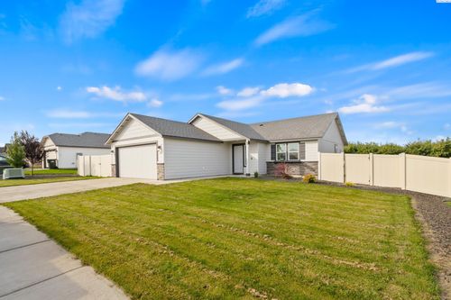 118 Bitters Loop Rd, Grandview, WA, 98930 | Card Image