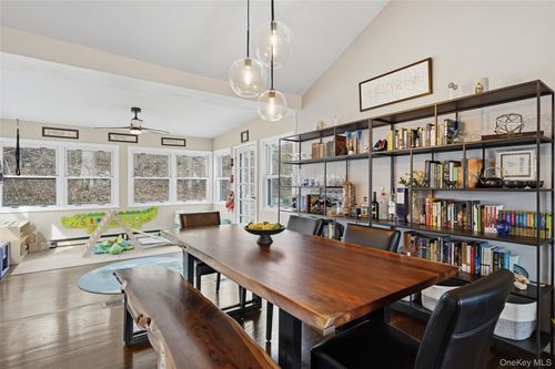 11 Split Rock Rd, Mahopac, NY, 10541-1758 | Card Image