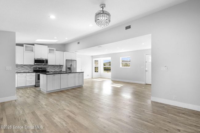 120 Cascade Ave Se, House other with 4 bedrooms, 2 bathrooms and null parking in Palm Bay FL | Image 6