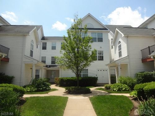 813 Plymouth Rd, North Brunswick, NJ, 08902-4587 | Card Image