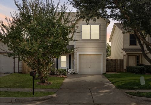 10605 Many Oaks Dr, Fort Worth, TX, 76140-5446 | Card Image